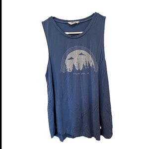 Graphic baby blue “Never Give Up” tank, Medium, atheisure, work out, fun tank